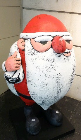 100にんのサンタ」人気 中津で展示 絵本作家・谷口氏の原画62点