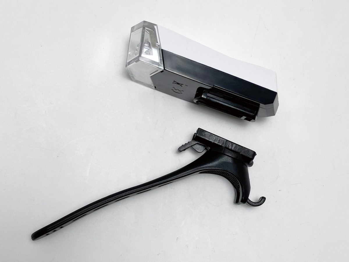 4LEDフロントライト 平型 ｜パーツ・用品・自転車商品｜㈱サギサカ