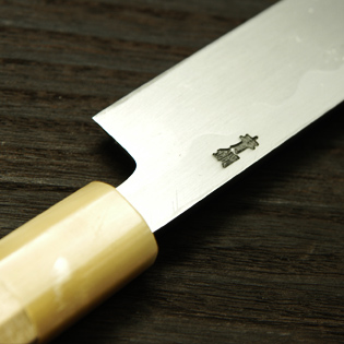 柳刃包丁 青一鋼 8寸 桜 鞘付 【包丁の＠堺英】