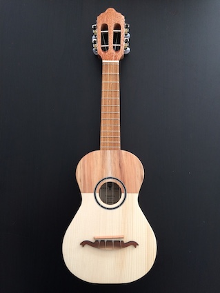 カヴァキーニョ・ハーフ・トップ・モデル