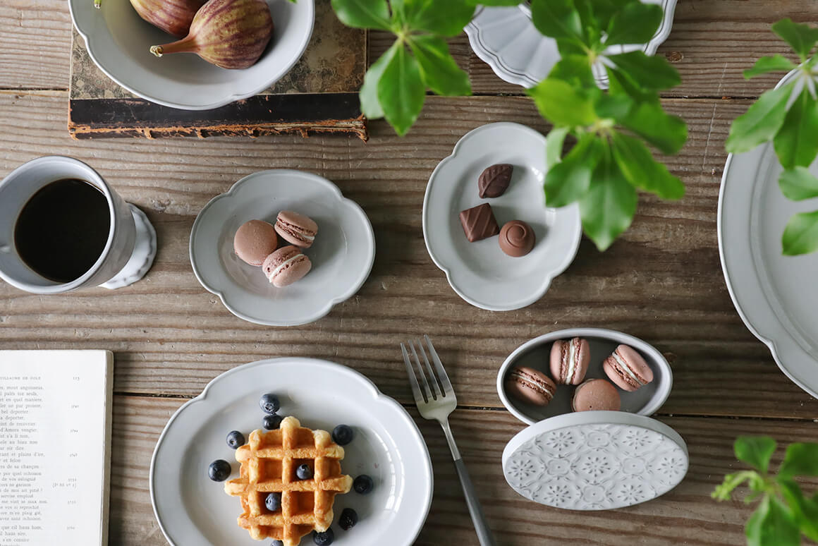 プレートFleur Petit ホワイト 12 x 10 陶器 お皿 花柄 日本製 和洋