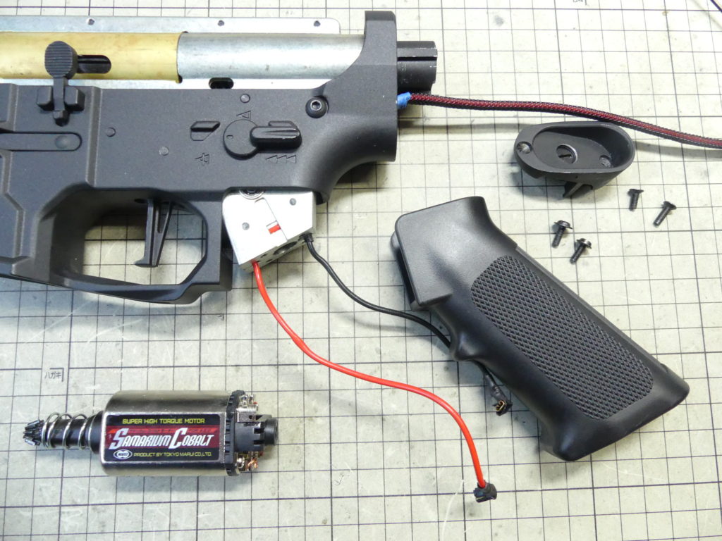 □SAATカスタムブログ□KRYTACの電動ガンにTITANとDSGを組み込みました