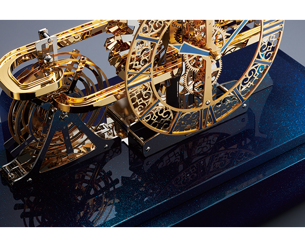 星の煌めく夜空の美しさを新技法で表現した高級置時計を発売6月10日