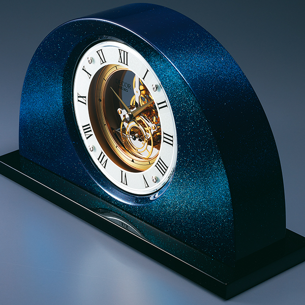 星の煌めく夜空の美しさを新技法で表現した高級置時計を発売6月10日
