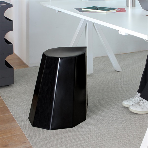 アーノルドサーカス スツール / アーバンカラーズ ブラックMartino