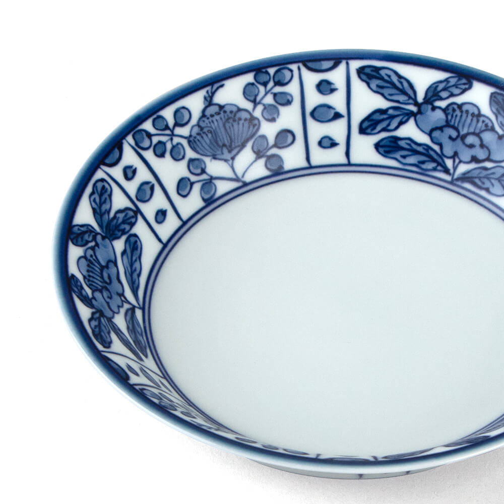 染付芙蓉割草花紋 銘々皿（丸型） ｜ 有田焼の源右衛門窯公式