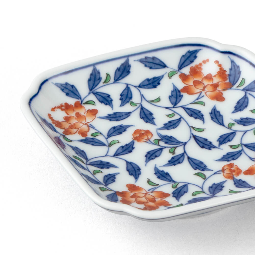 染錦花唐草 小皿（菱型） ｜ 有田焼の源右衛門窯公式オンラインショップ