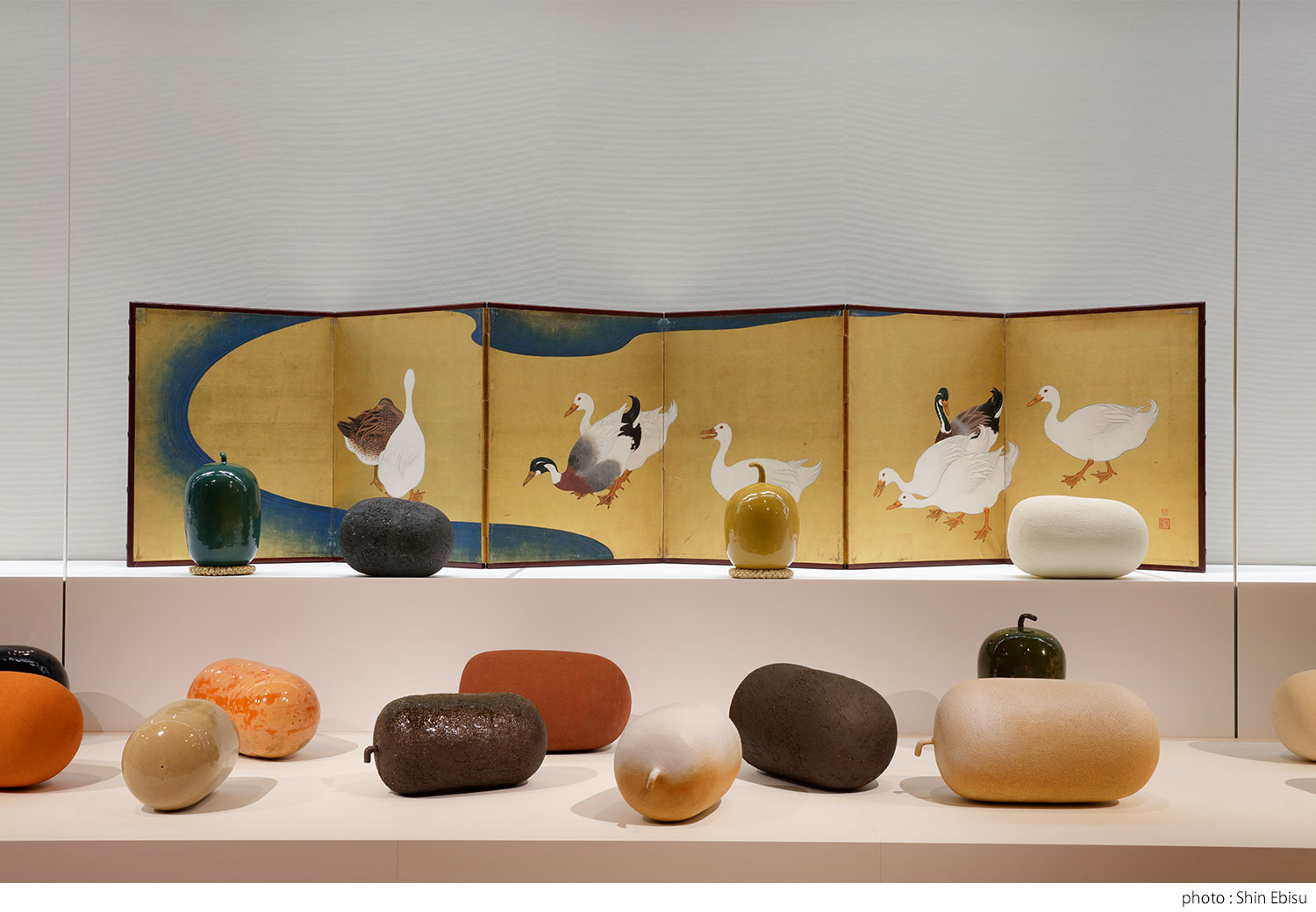 石本藤雄展「ーマリメッコの花から陶の実へー」 | What's On