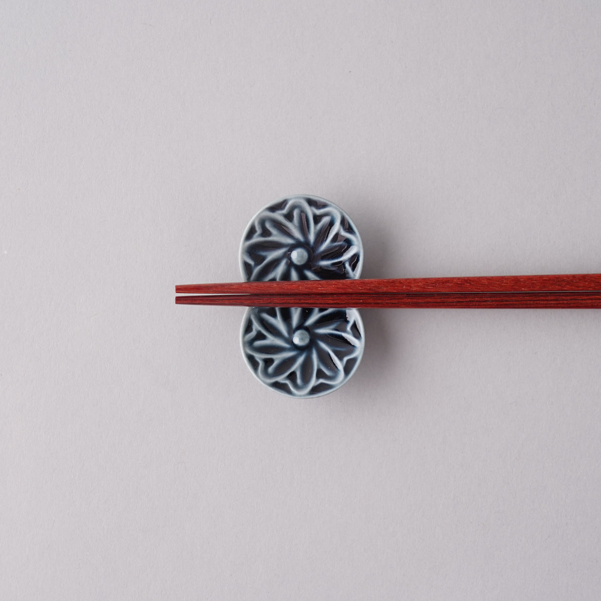 美濃焼 菊花彫 天開箸置き 4.5cmの通販｜Studio1156 – 【公式