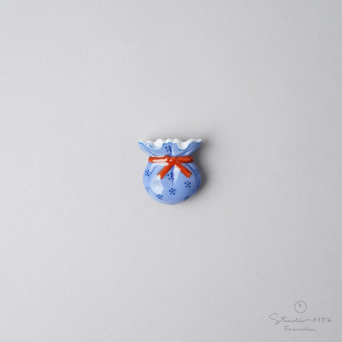 伊万里焼 色絵 宝尽くし箸置 3.5cm 畑萬陶苑の通販｜Studio1156