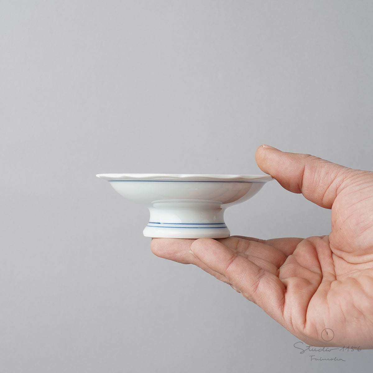 波佐見焼 染付間取山水 桔梗渕高台皿 10cm 高山陶器｜Studio1156