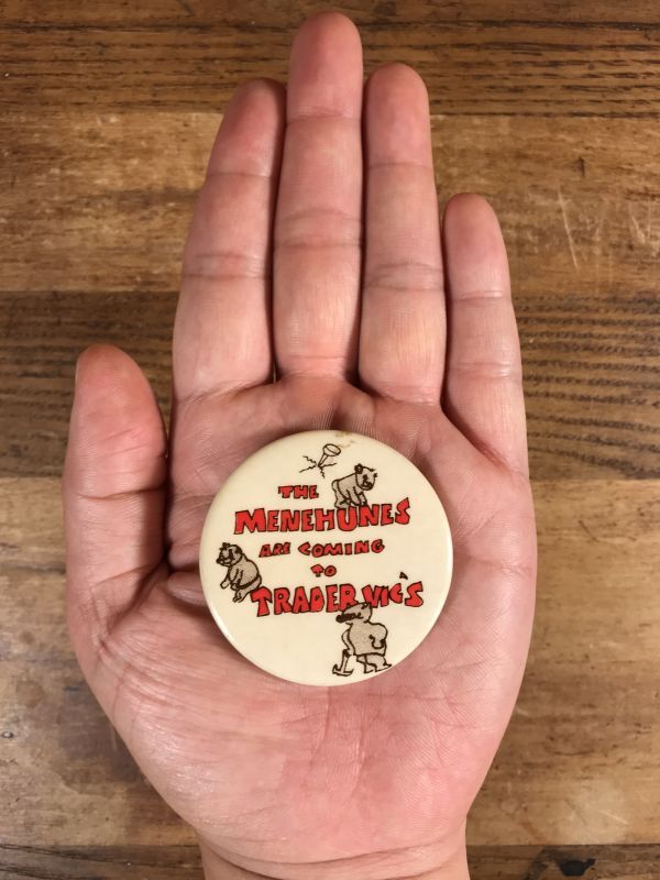 The Menehunes Are Coming To Trader Vic's Pinback トレーダー