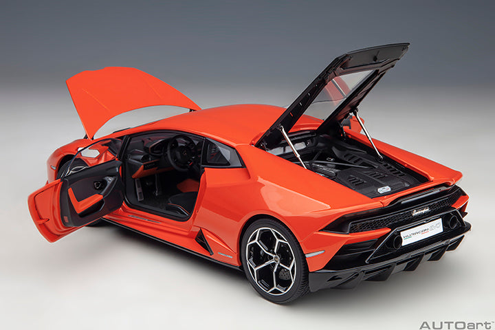 AUTOart 2018 Lamborghini Huracan EVO Arancio Xanto (Golden Orange