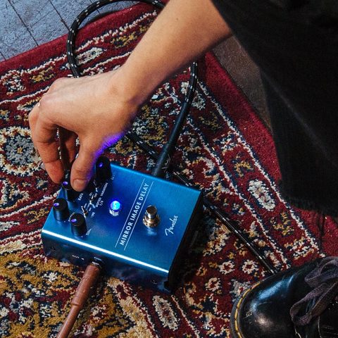 Fender Mirror Image Delay Reverb, delay & echo effect pedal