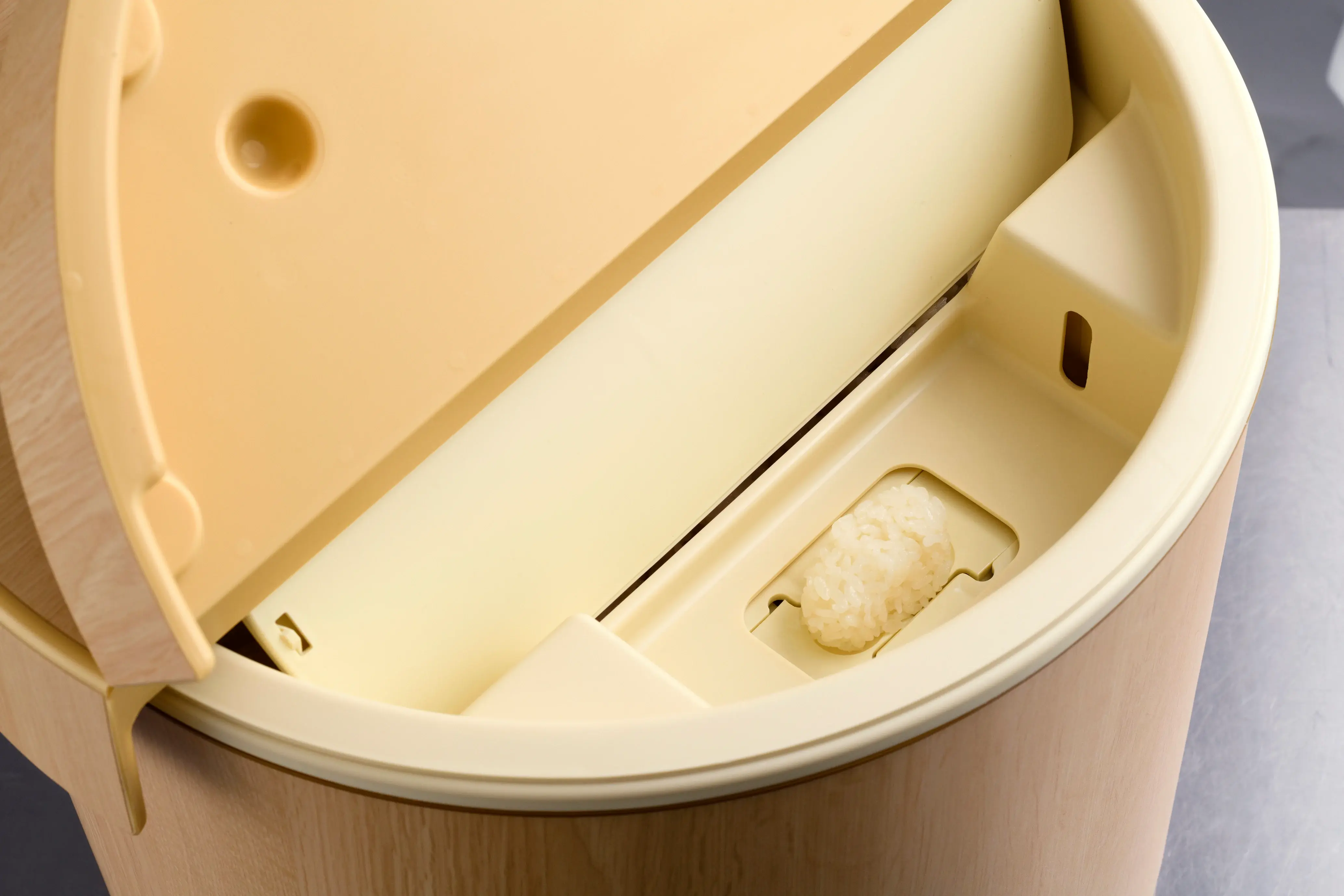 お櫃型ロボット SSG-GTO｜鈴茂器工