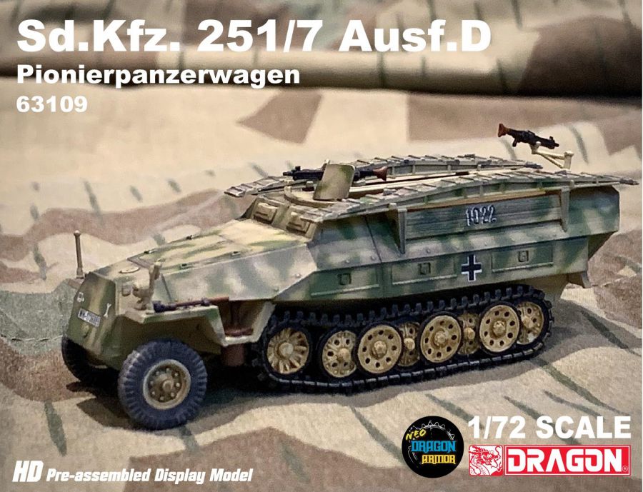 Sd.Kfz. 251/7 Ausf.D Pionierpanzerwagen - Die-cast model - Dragon