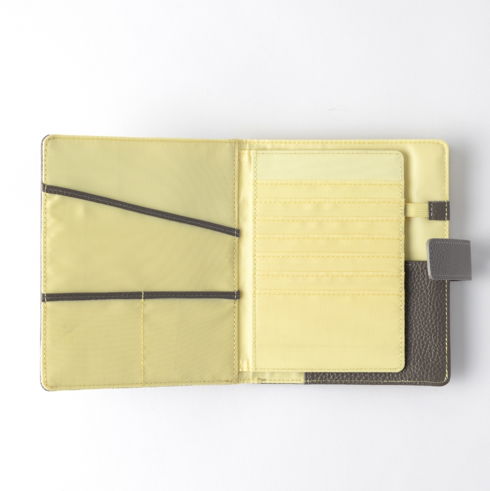 イタリアンレザーホスピタルケース｜Svelto スヴェルト