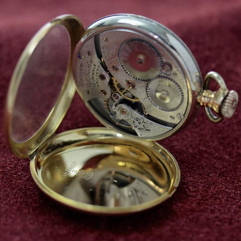 絶版モデルのアメリカンウォルサム（WALTHAM）社製18k金無垢懐中時計