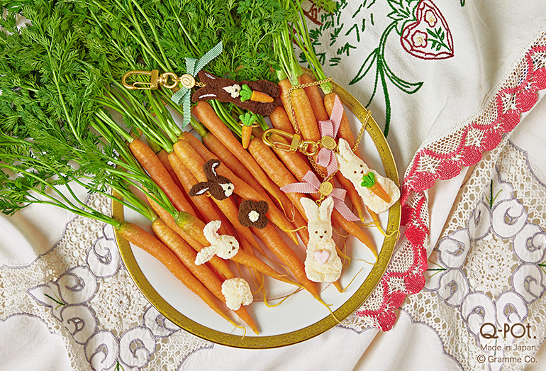 にんじん畑にやってくる、いたずら好きなうさぎの親子がモチーフの