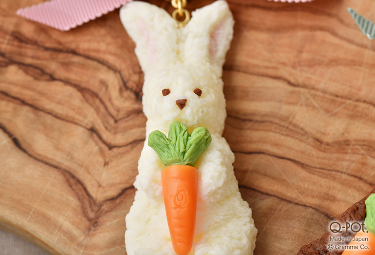 にんじん畑にやってくる、いたずら好きなうさぎの親子がモチーフの