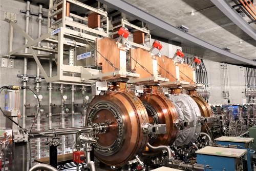 進捗状況（過去のギャラリー：蓄積リング） - 量子科学技術研究開発機構