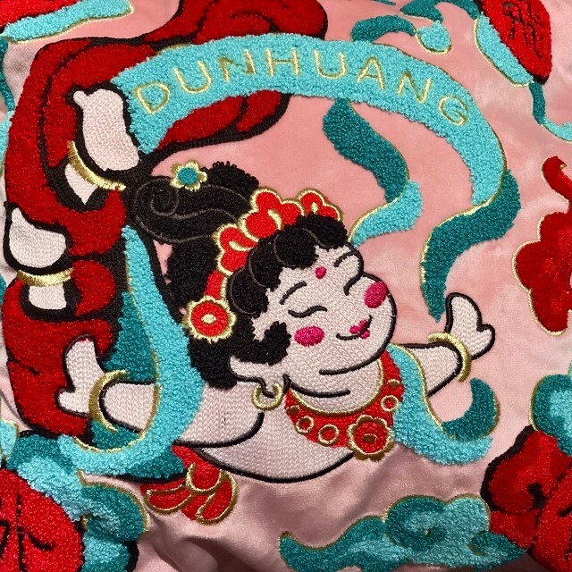 サガラ刺繍クッション/敦煌飛天(とんこうひてん)[deco-375]/大阪/南