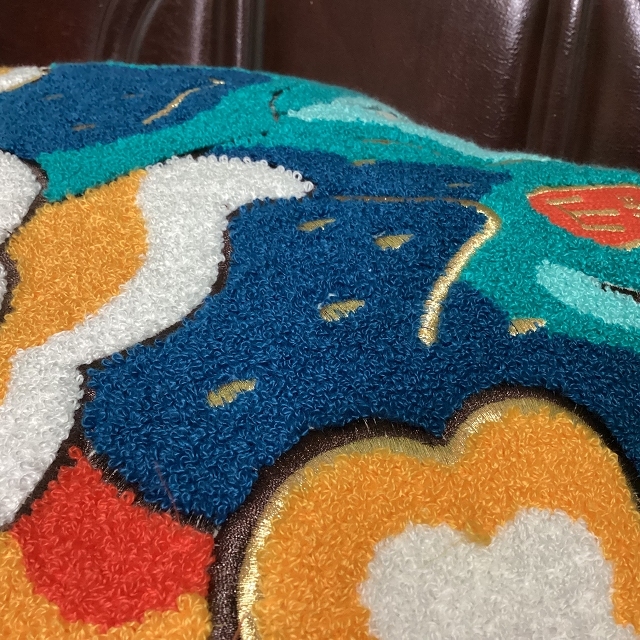 サガラ刺繍クッション/靠山/深山/大阪/南堀江/ピサヌローク