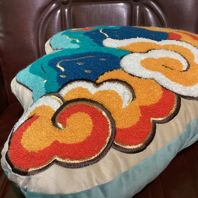 サガラ刺繍クッション/靠山/深山/大阪/南堀江/ピサヌローク