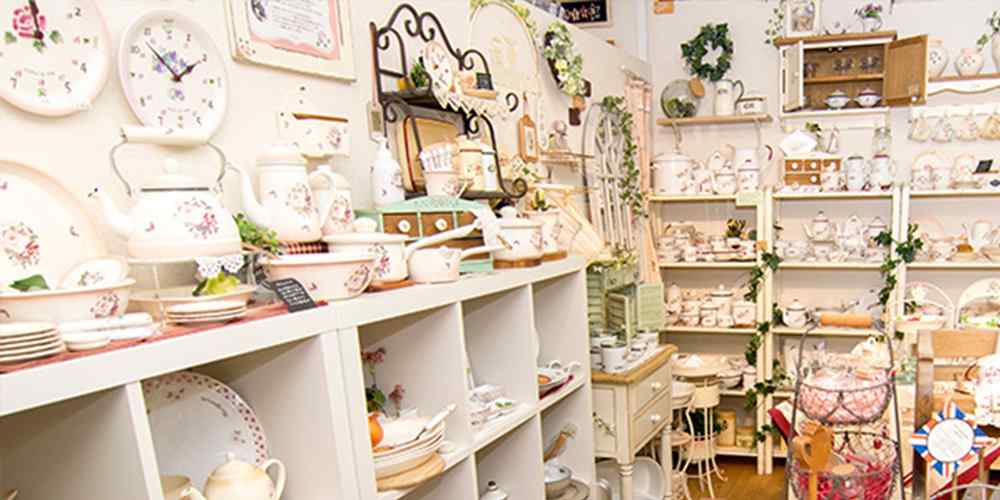 パインファクトリー東京・八王子店|カントリー家具白いフレンチ