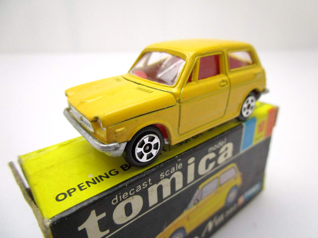 東京都目黒区より、香港トミカなど約200点のミニカーを買取頂きました