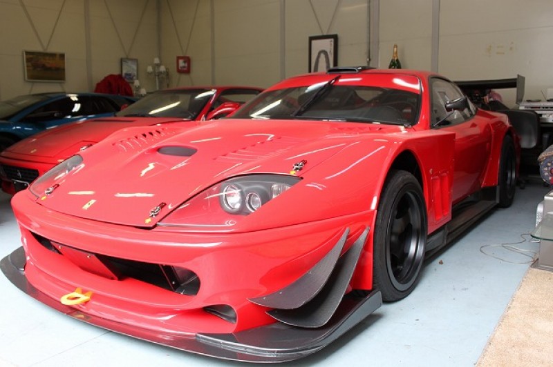 フェラーリ 550マラネロ（レッド） – ランアンドベル – Run and Bell