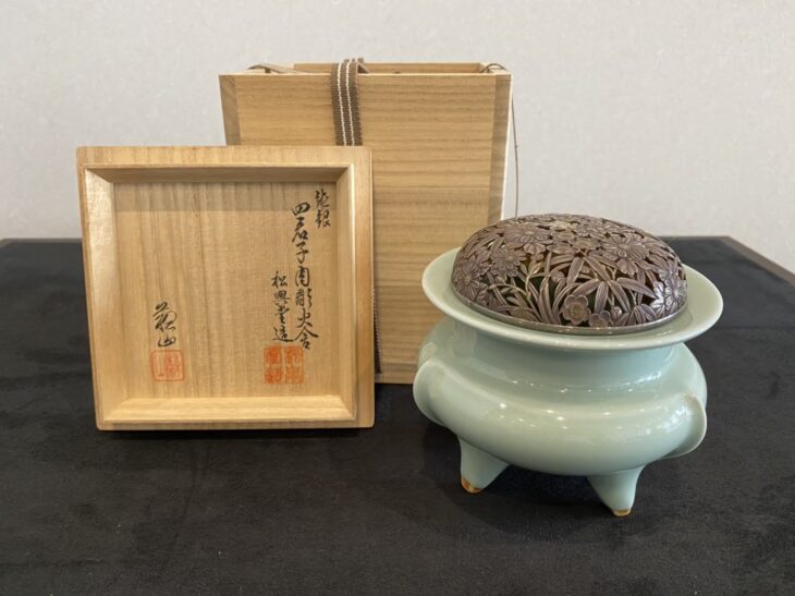 諏訪蘇山 作 『青瓷袴腰香炉』 ｜骨董品買取 緑和堂