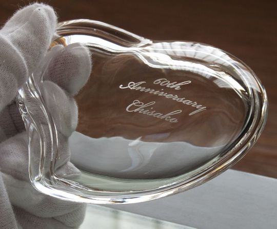 ティファニークリスタルハートボックスへ名入れ｜エルサ・ペレッティ