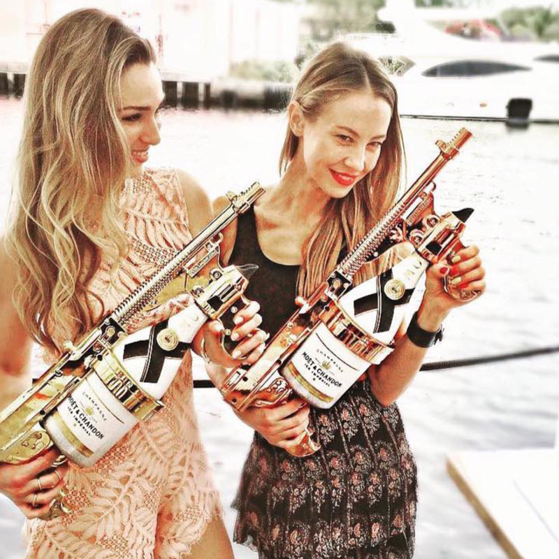Champagne Gun｜4m以上シャンパンをスプレー可能なパーティウェポン
