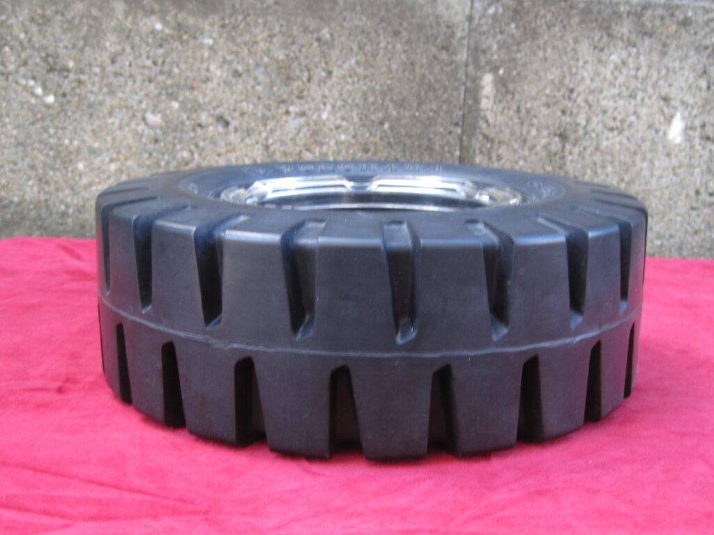 レトロ 新品 ダンロップ灰皿4個 レトロ 新品 ダンロップ灰皿4個