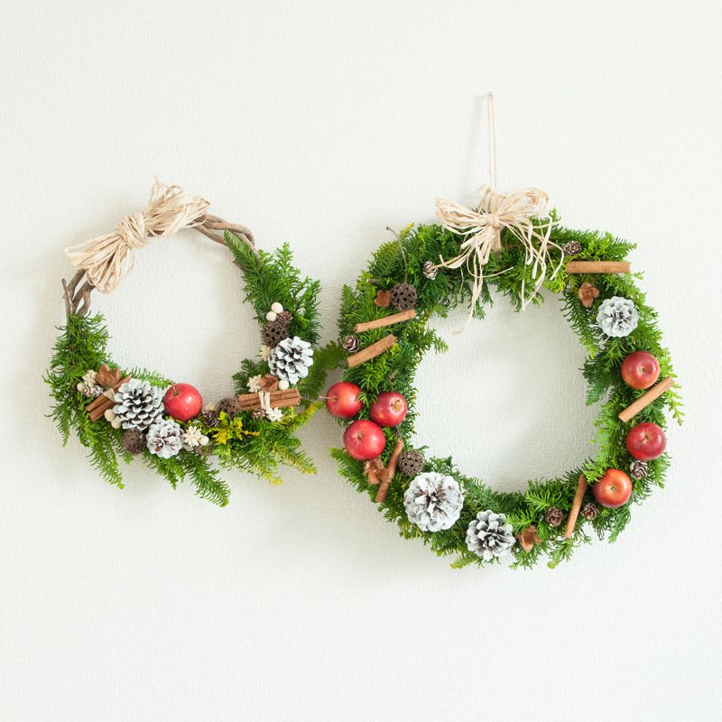 自然素材で土台から作るフレッシュ・クリスマスリースをDIY！ ｜家具