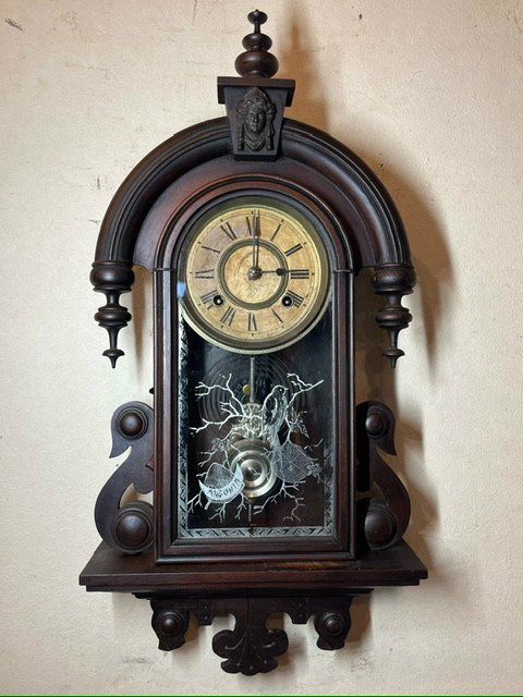 昔懐かしいアンティーク柱時計をお届け|WATERBURY