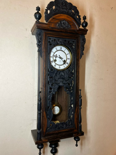 昔懐かしいアンティーク柱時計をお届け|WATERBURY