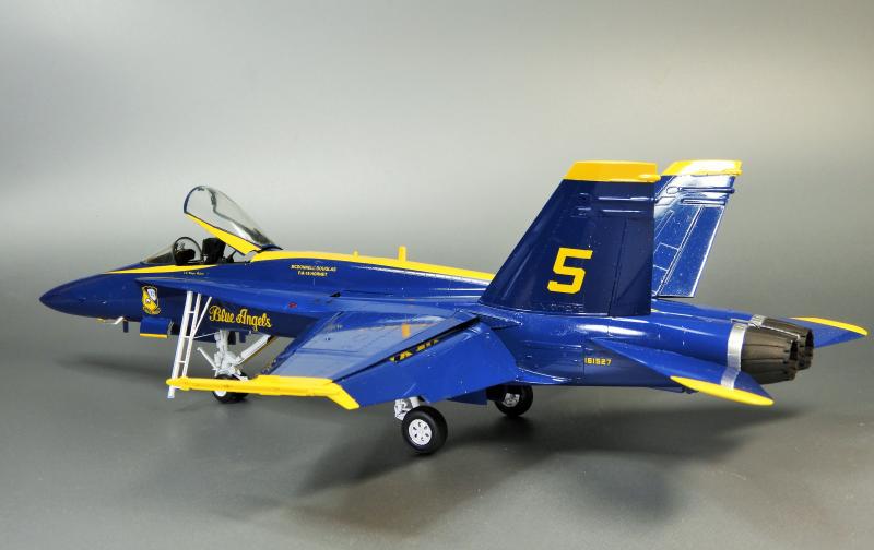 F/A-18A Hornet BLUE ANGELS (Hasegawa 1/48)＞ 特集 ハセガワ48＞2022