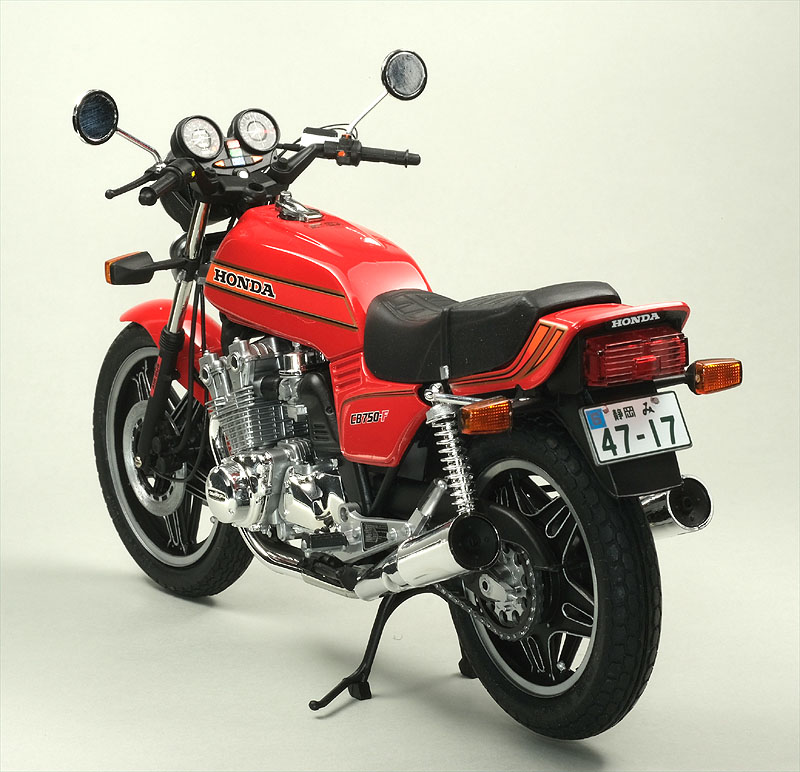 ホンダ CB750 F （ タミヤ 1/12 ）＞ プラモデルの製作＞2023年8月号