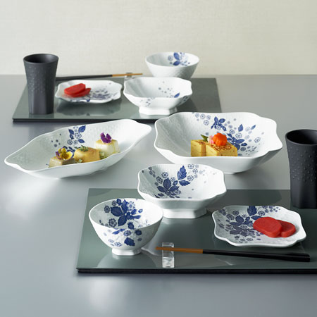 WILD STRAWBERRY BLOOM 皿 WILD STRAWBERRY BLOOM 皿 WEDGWOOD WILD