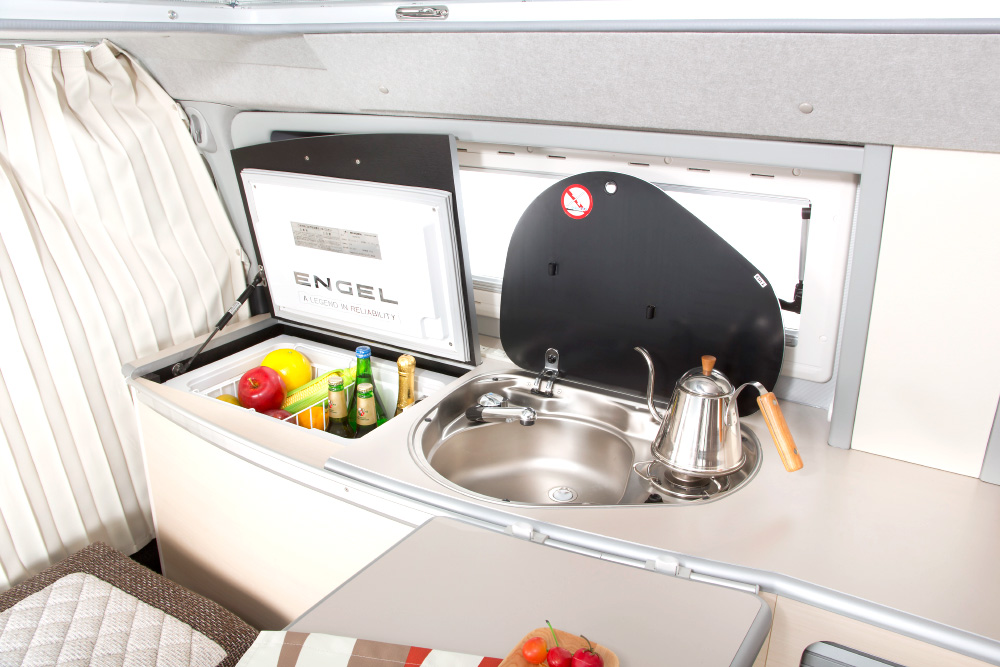 コンパス｜オリジナルキャンピングカーはホワイトハウスキャンパー