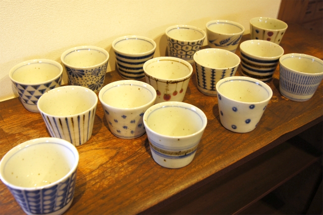 砥部焼 中田窯 切立湯呑 雪輪文C | 内田屋通販