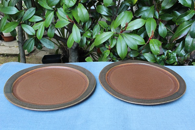 岐阜県土岐市のカネコ小兵製陶所の土ものマット 丸々大皿 チャロン