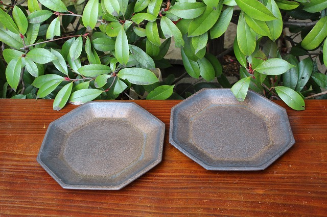 信楽焼 中川 雅佳 作 金彩八角皿（大） うつわ家膳｜人気作家、窯元を