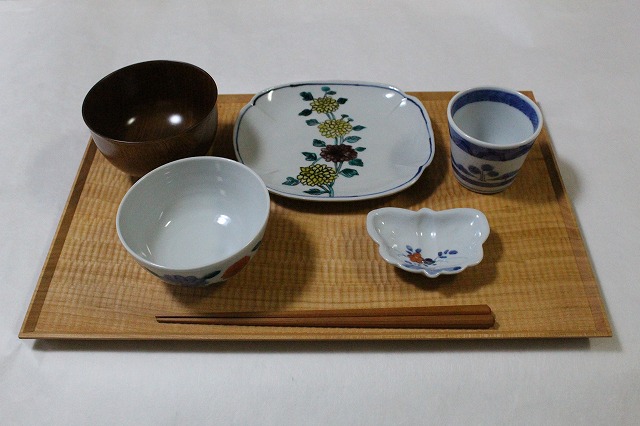 栃木県塩谷町で製作されている高塚和則（木工房 玄）さんの一人膳（28