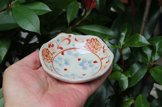 岐阜県土岐市の宗山窯さんの安南赤絵六角小皿 うつわ家膳｜人気作家