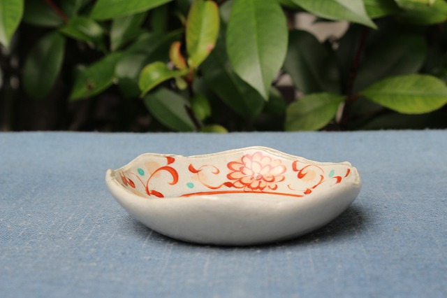 岐阜県土岐市の宗山窯さんの安南赤絵六角小皿 うつわ家膳｜人気作家