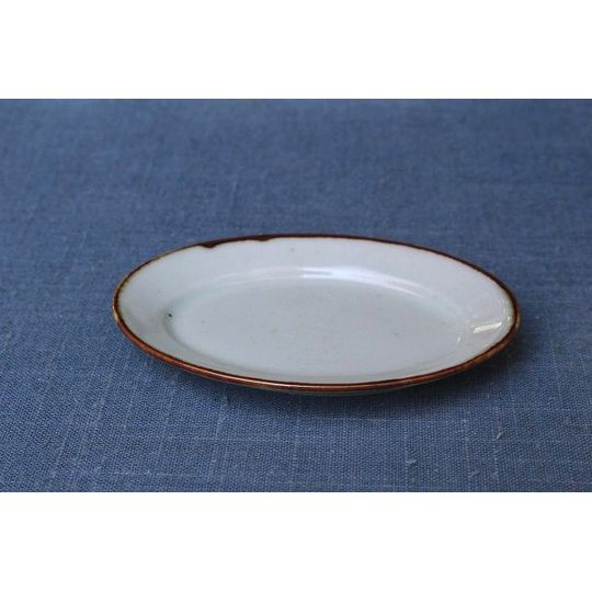 佐賀県有田市で作陶されている皓洋窯のリムオーバルプレート小渕サビ李