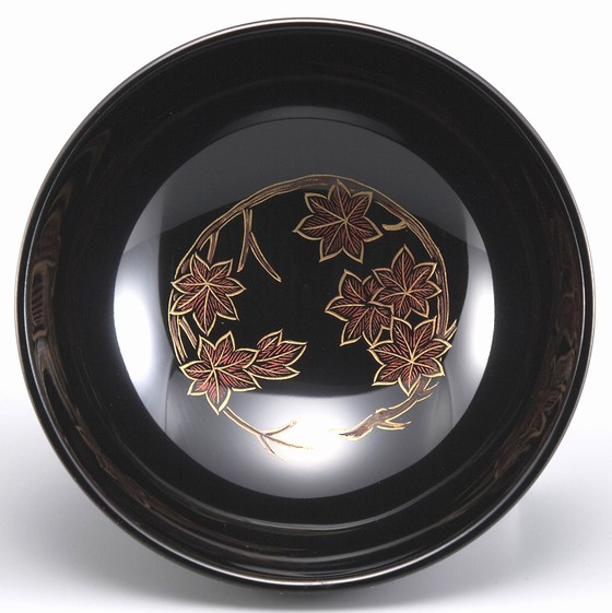 ぐいのみ・吉祥紋沈金 30,800円（税込） | 輪島塗の塗師屋 輪島漆器